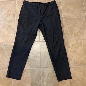 H&M Women Black Checkered Pants Size: 36R